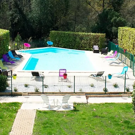 Du Porge Hotel 2*